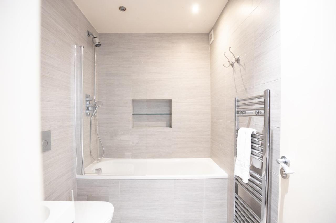 Perfect For Business & Corporate Stays - Three Bed With City View Shoreditch Londra Esterno foto